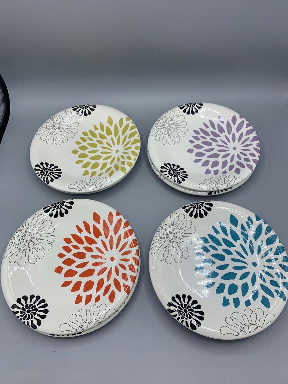 Pier 1 Imports Mod Mum Plate Set of 8 Salad/Dessert 8"